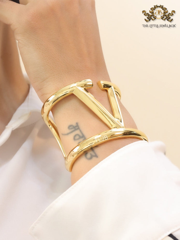 Alphabet V gold plated open bracelet
