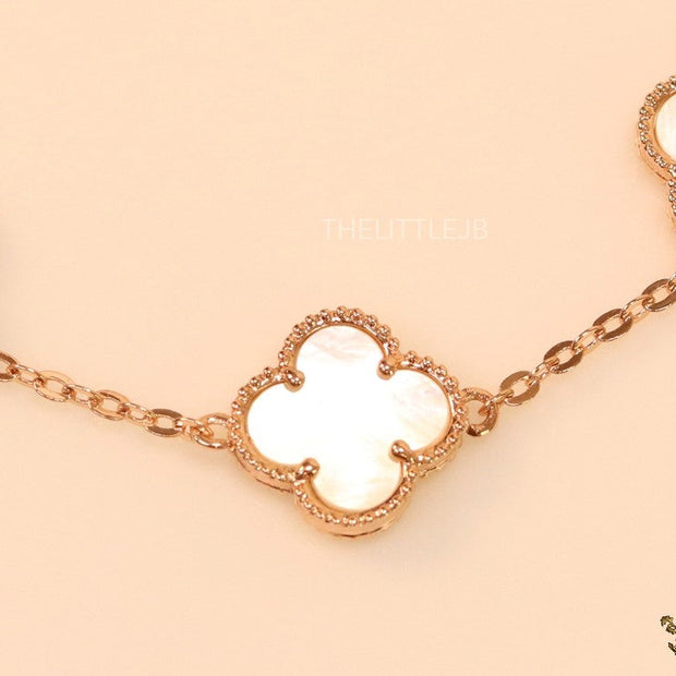 Rose gold plated chain bracelet with mother of pearl clover