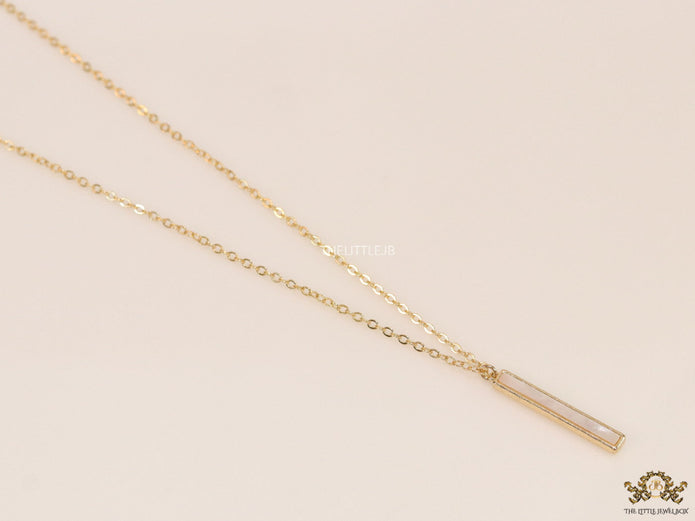 Gold plated necklace with Column Cube MOP pendant
