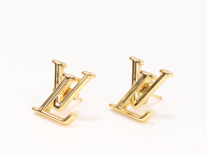 Alphabet L and V studs