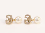 Alphabet V Gold cz with pearl drops