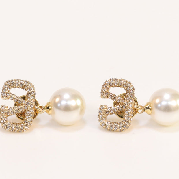 Alphabet V Gold cz with pearl drops
