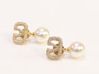 Alphabet V Gold cz with pearl drops
