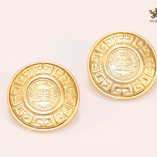 Round medusa embossed studs