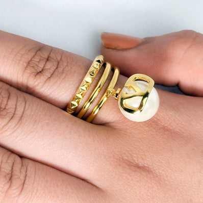 Alphabet V Pearl Dome Ring