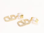 Alphabet V gold cz pearl drops
