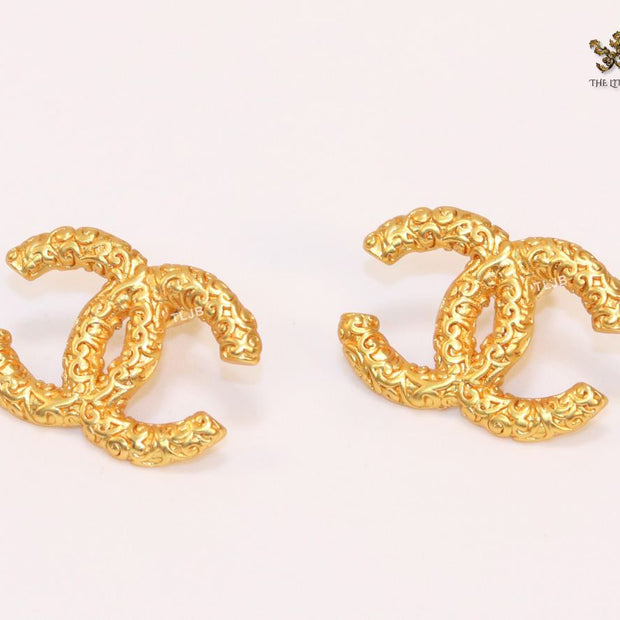 Double C hammered gold studs