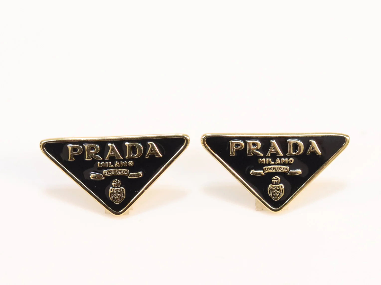 Alphabet P Black & gold enamel studs