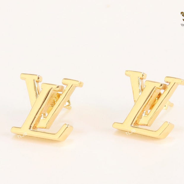 Alphabet L gold studs