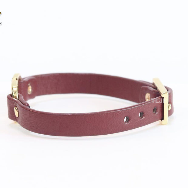 Alphabet V leather bracelet - Maroon