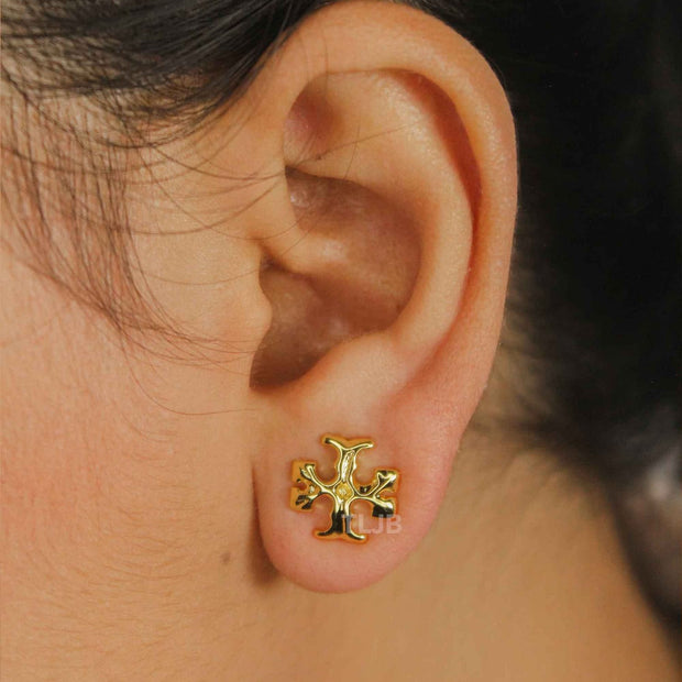 Alphabet T small gold studs