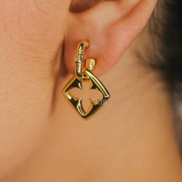 Alphabet L&V Gold petal motif dangle