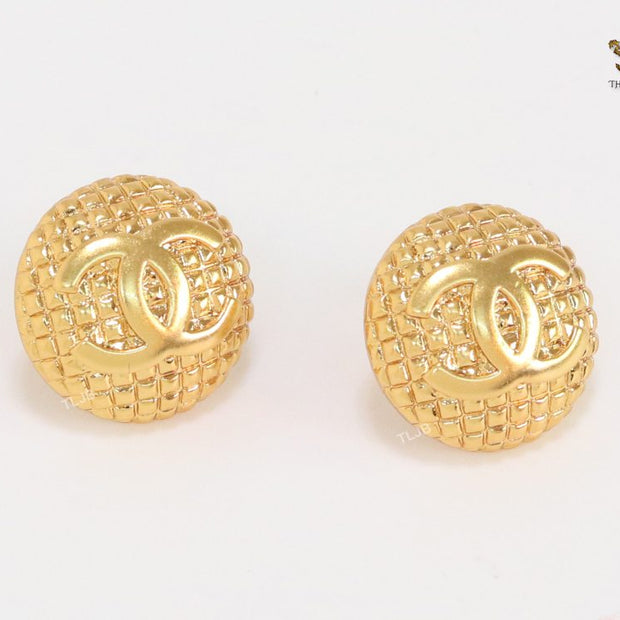 Double C mesh round studs