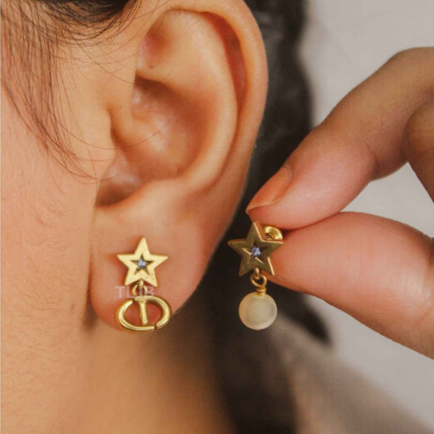 Alphabet CD Pearl and Star mismatch earrings