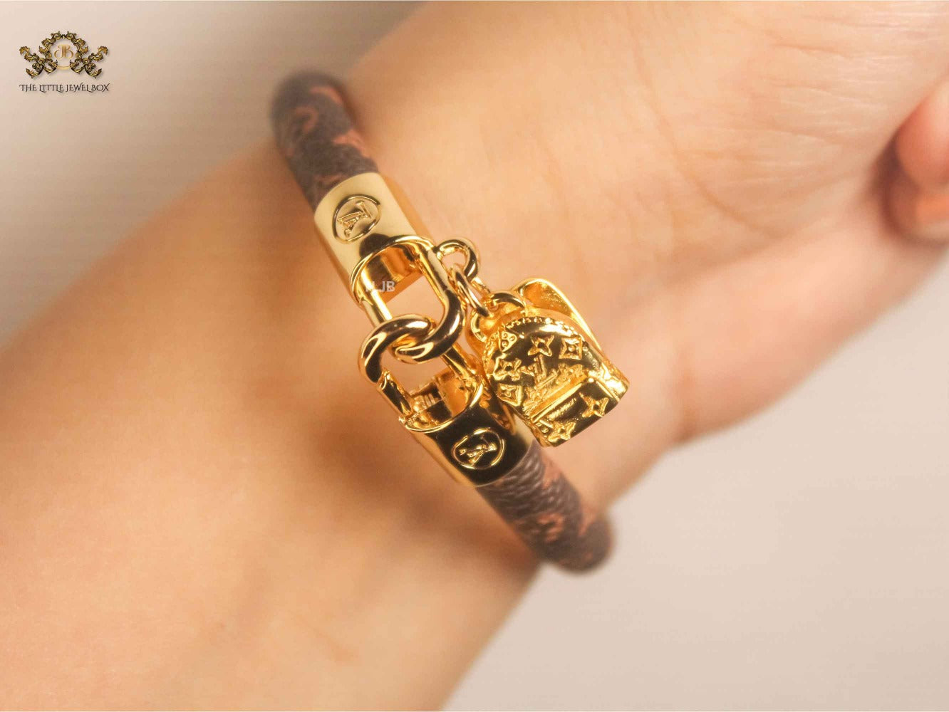 Alphabet L&V golden bag charm monogram leather bracelet
