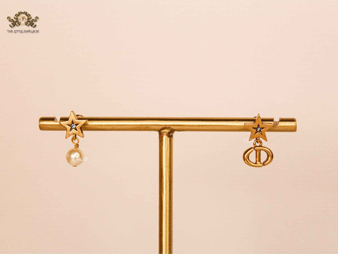 Alphabet CD Pearl and Star mismatch earrings