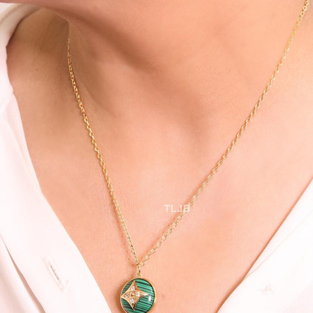 Green clover with enamel chain