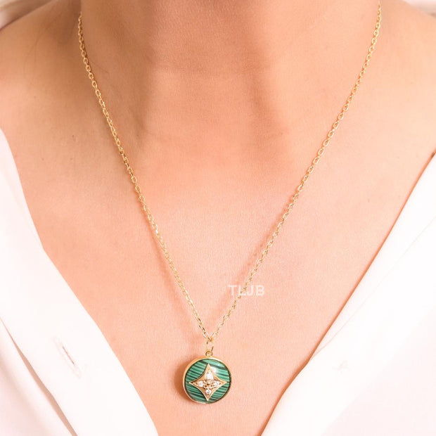Green clover with enamel chain