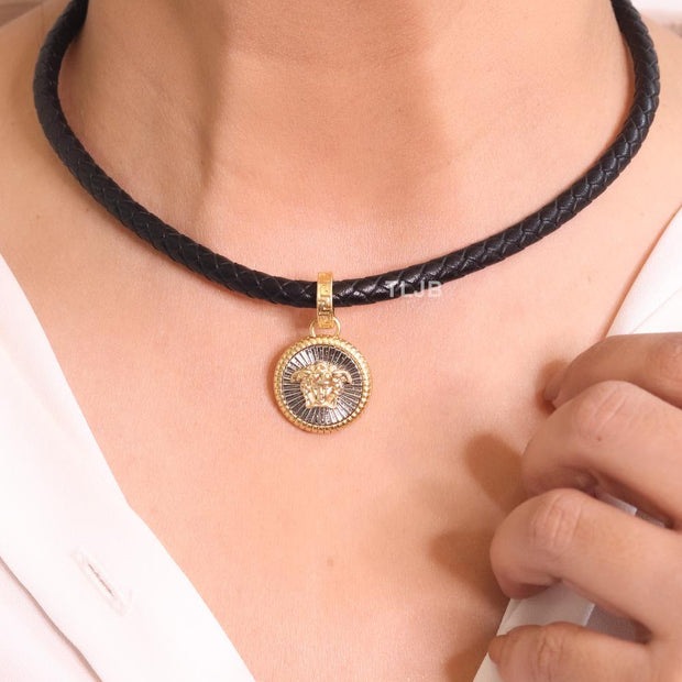 Medusa black leather choker