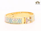 Alphabet H baby pink and blue motifs on white bracelet