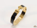 Alphabet H Black 12 mm  Bracelet in gold