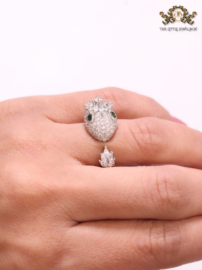 Silver plated Snake head cz open ring with Emerald detailing