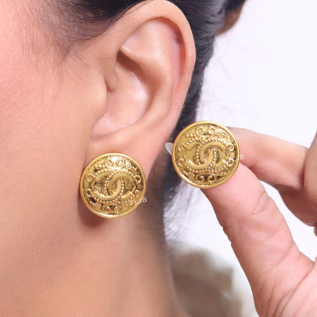 Double C textured round studs