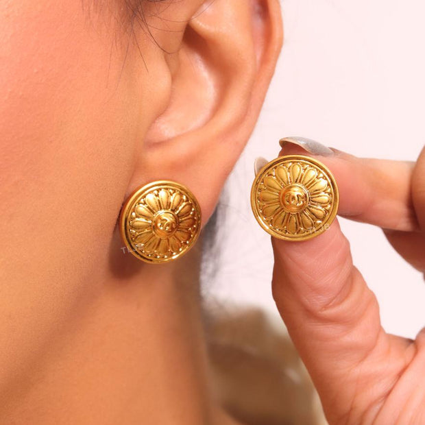 Double C old flower embossed studs