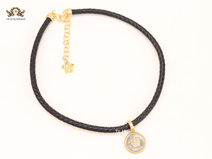 Medusa black leather choker