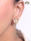 Alphabet L gold round studs 16mm
