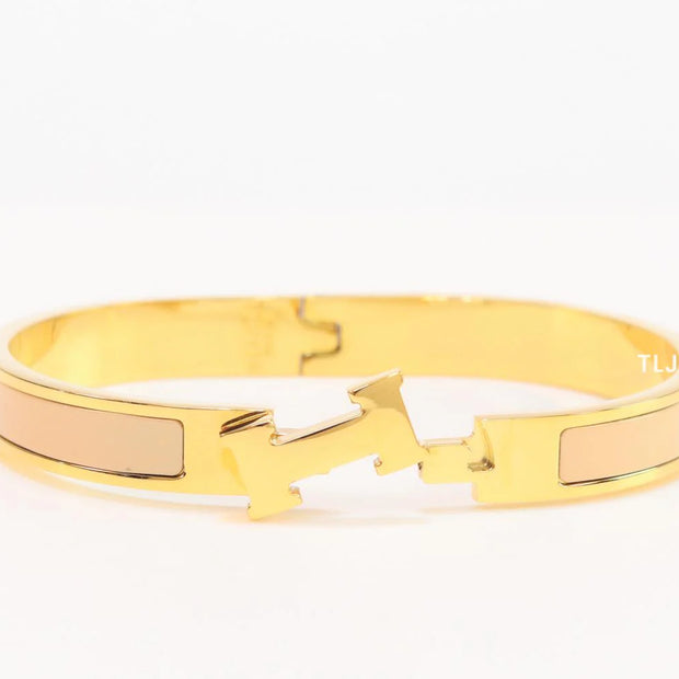 Alphabet H beige gold plated bracelet 8mm