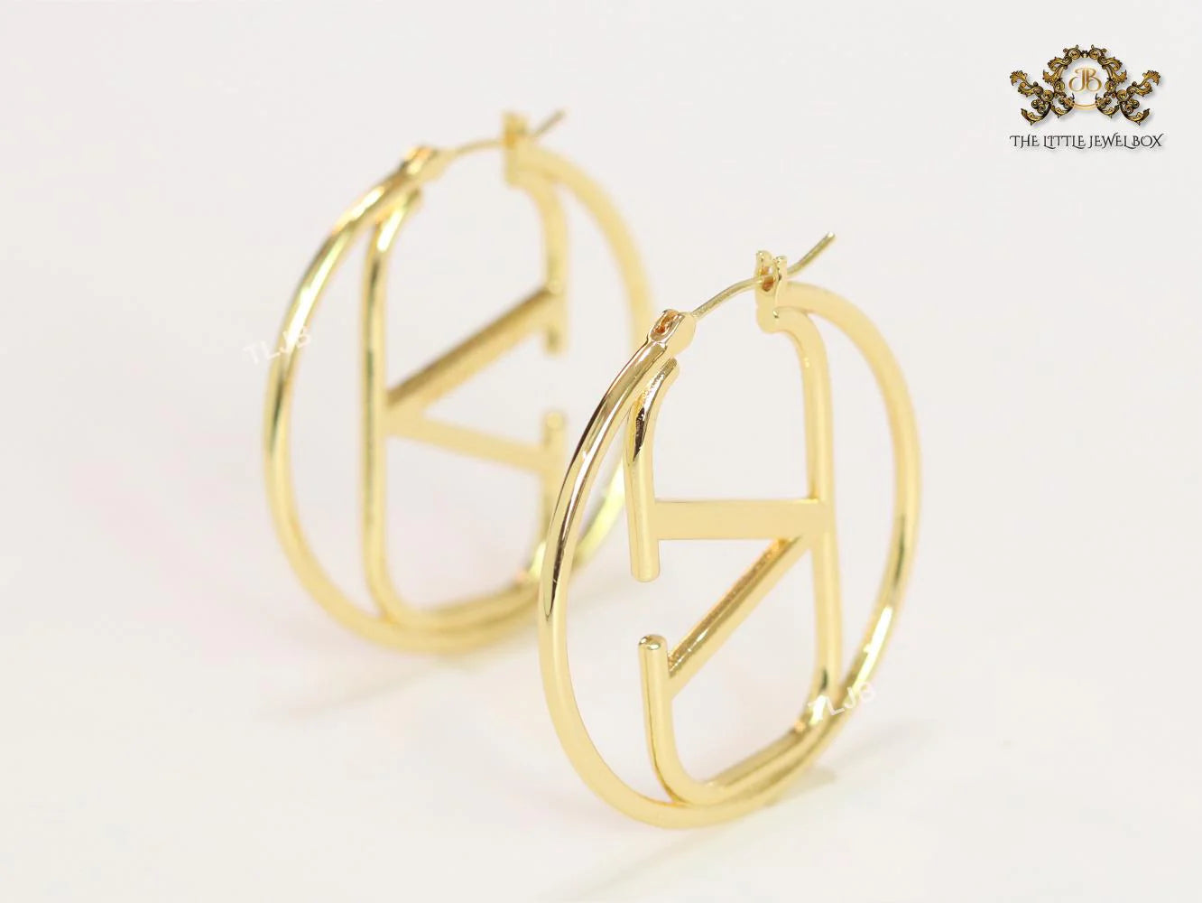 Alphabet vertical V hoops