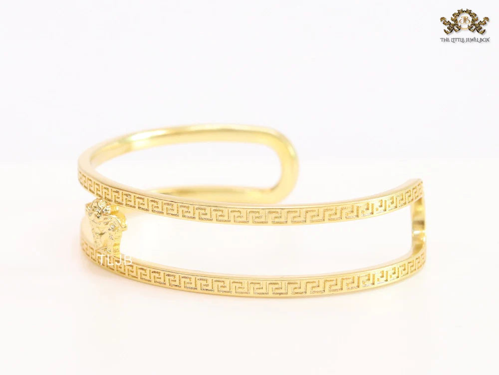 Medusa on gold bracelet