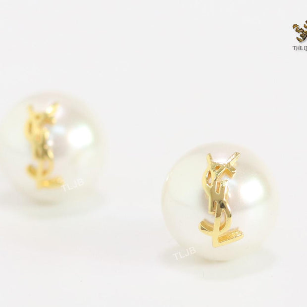 Alphabet Y pearl studs