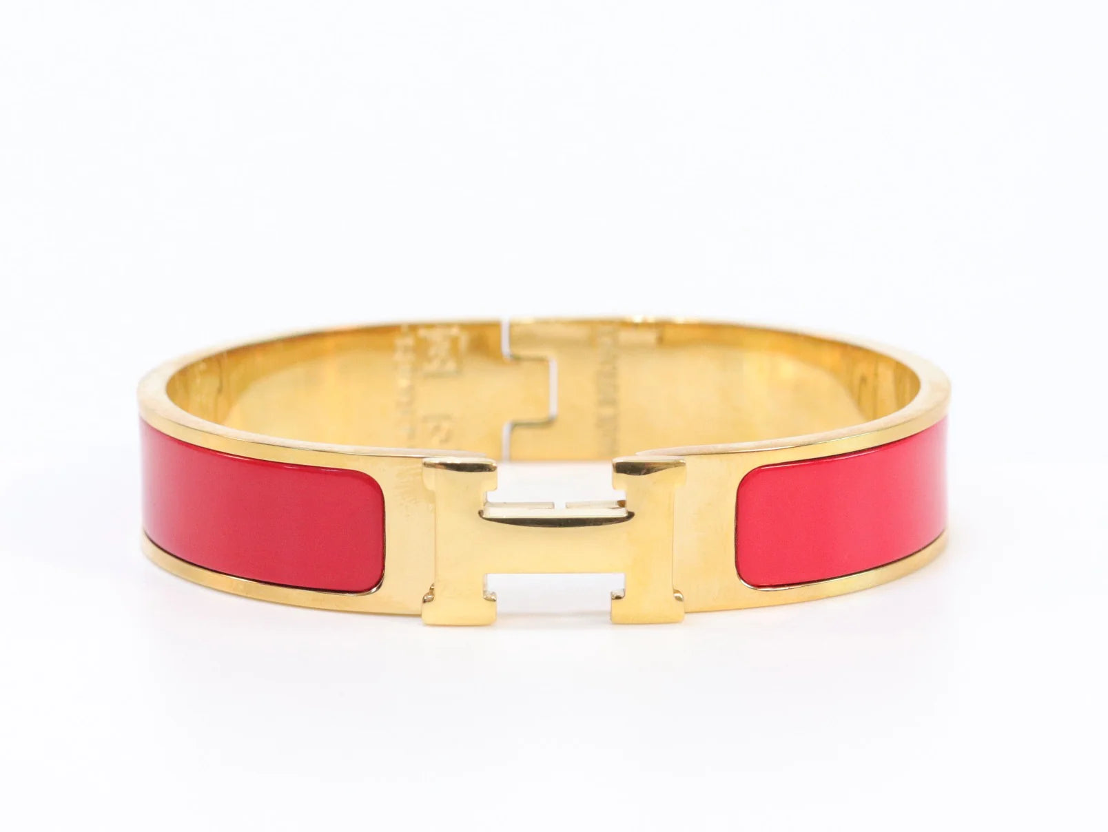 Alphabet H red 12 mm bracelet in gold