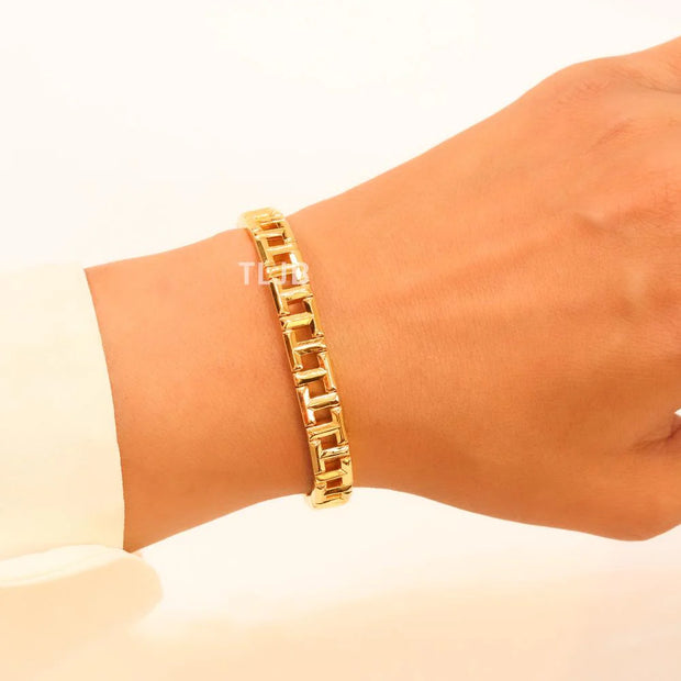 Alphabet T gold link bracelet