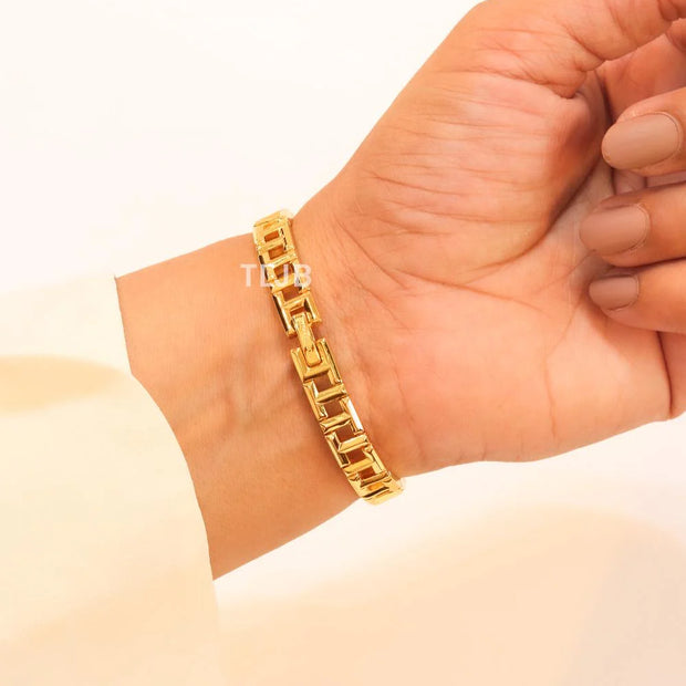 Alphabet T gold link bracelet