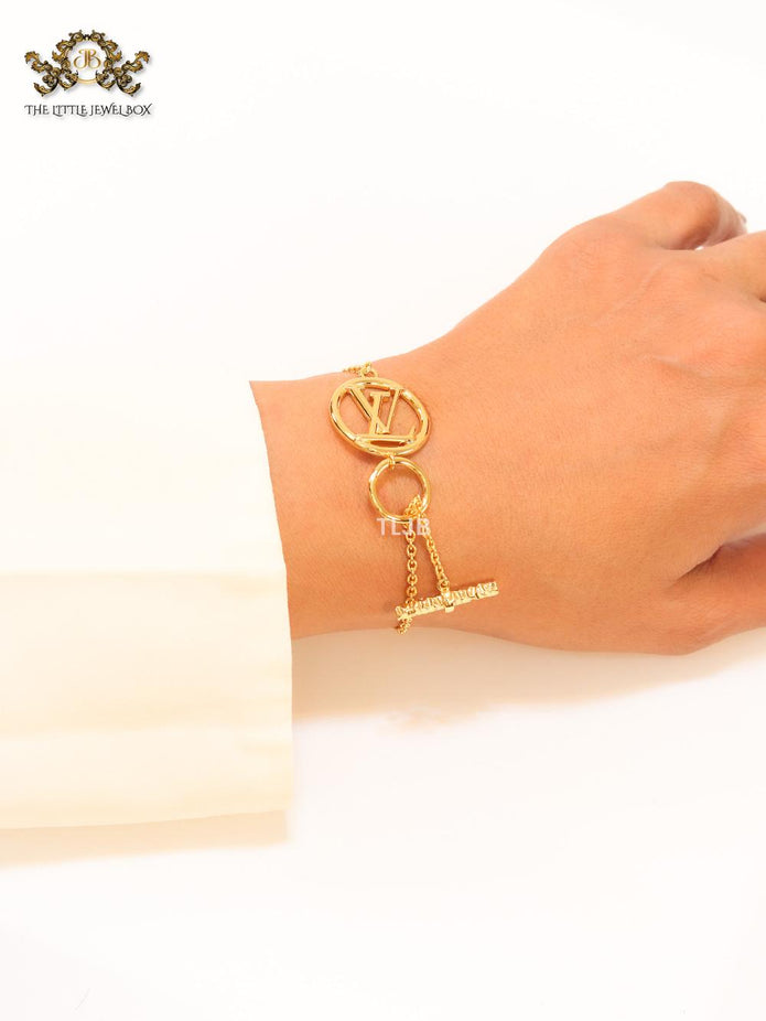 Alphabet L and V sleek bracelet