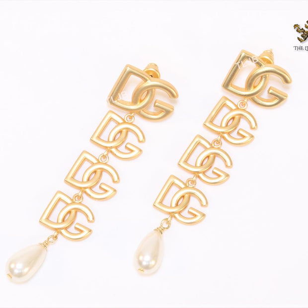 Alphabet D & G dangles with pearl