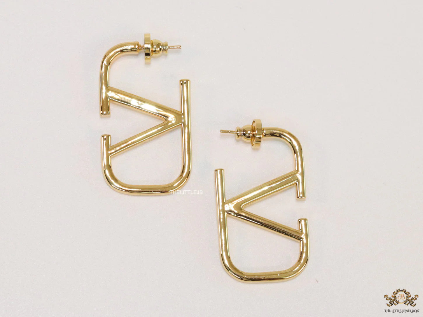 Open V plain Gold rectangular hoop 40 mm