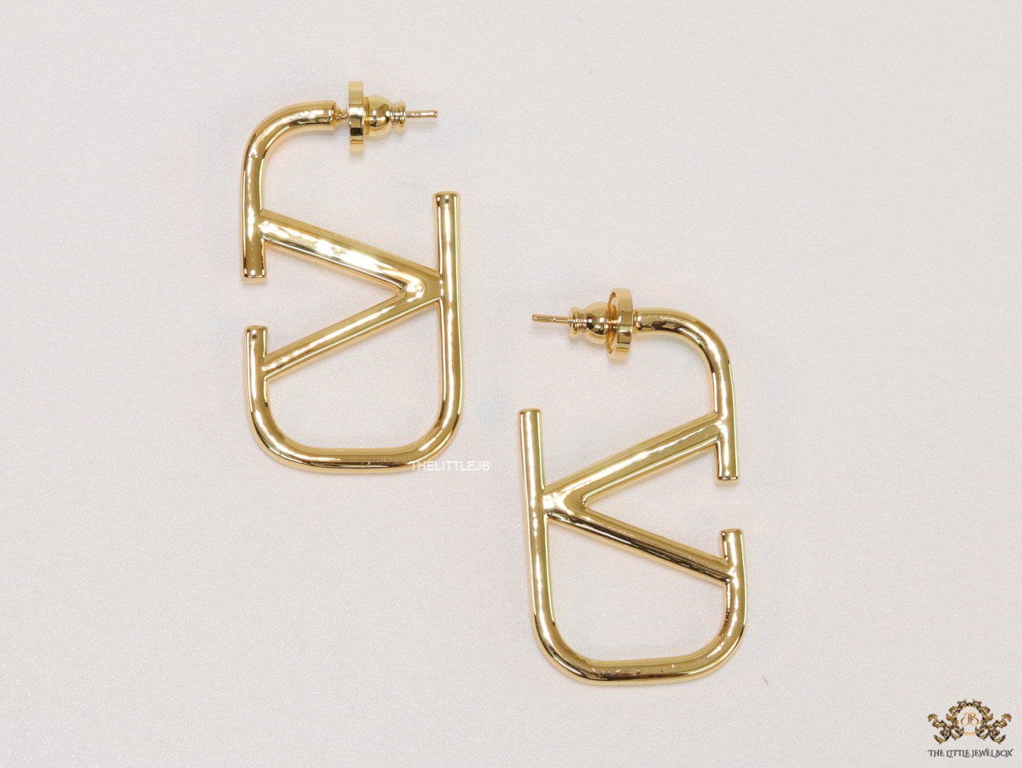 Open V plain Gold rectangular hoop 40 mm