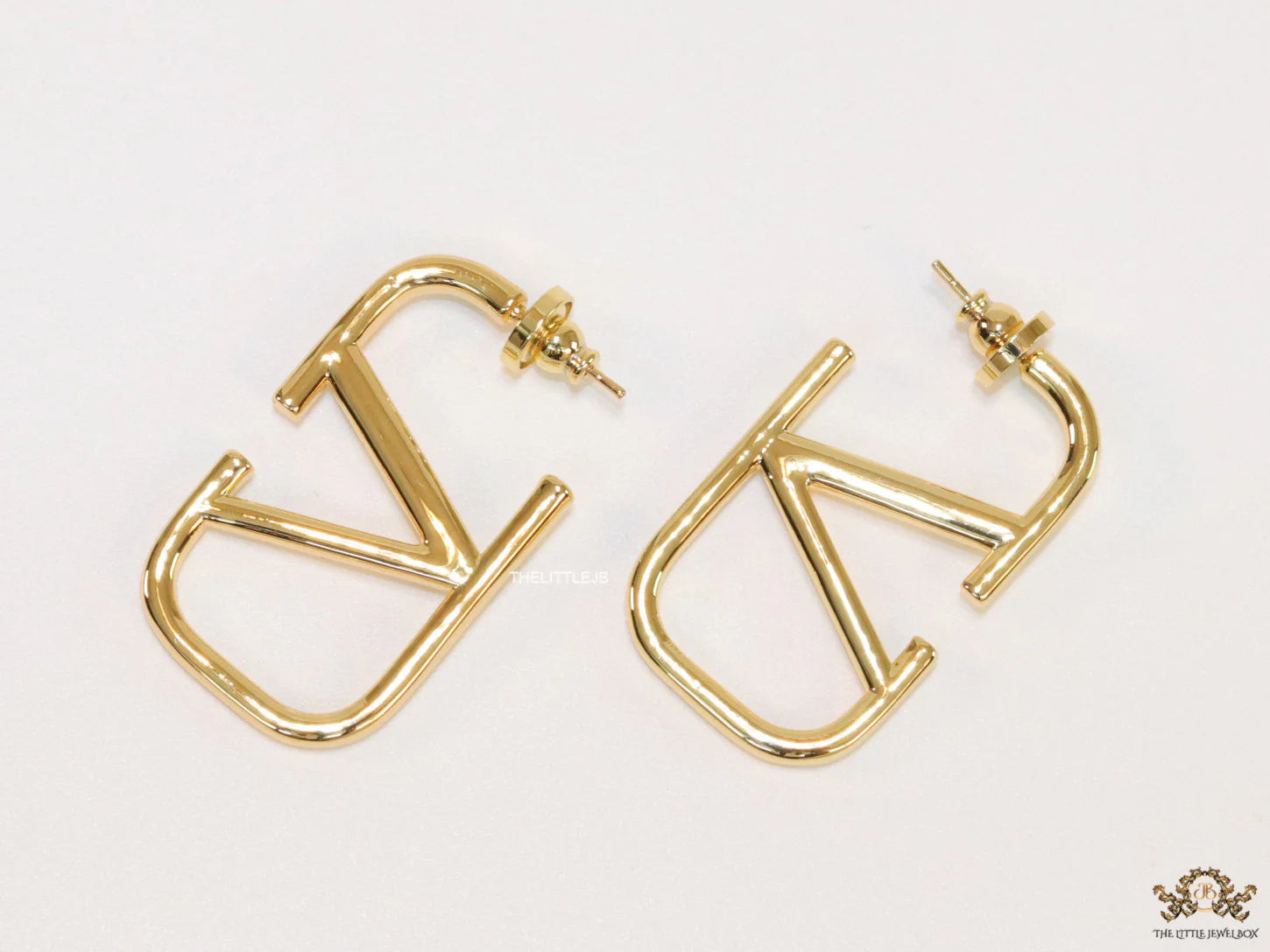 Open V plain Gold rectangular hoop 40 mm