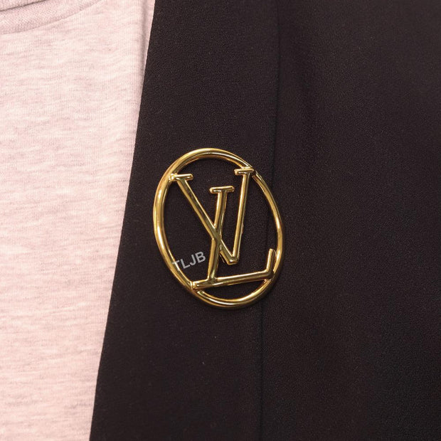 Alphabet L gold round brooch