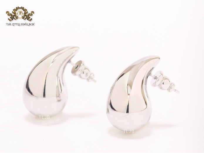 Teardrop platinum studs - small 25mm