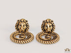 Lion head twin G earrings in gold finish