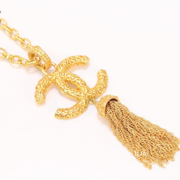 Double C tassel gold sleek chain
