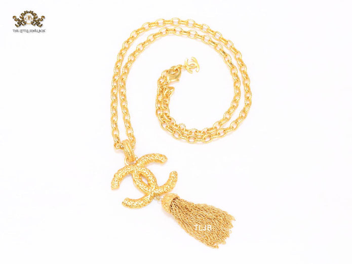 Double C tassel gold sleek chain