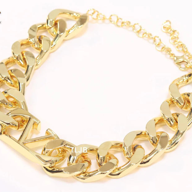 Open V link Choker