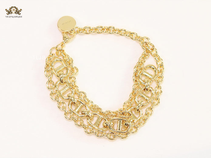 Chunky gold bracelet