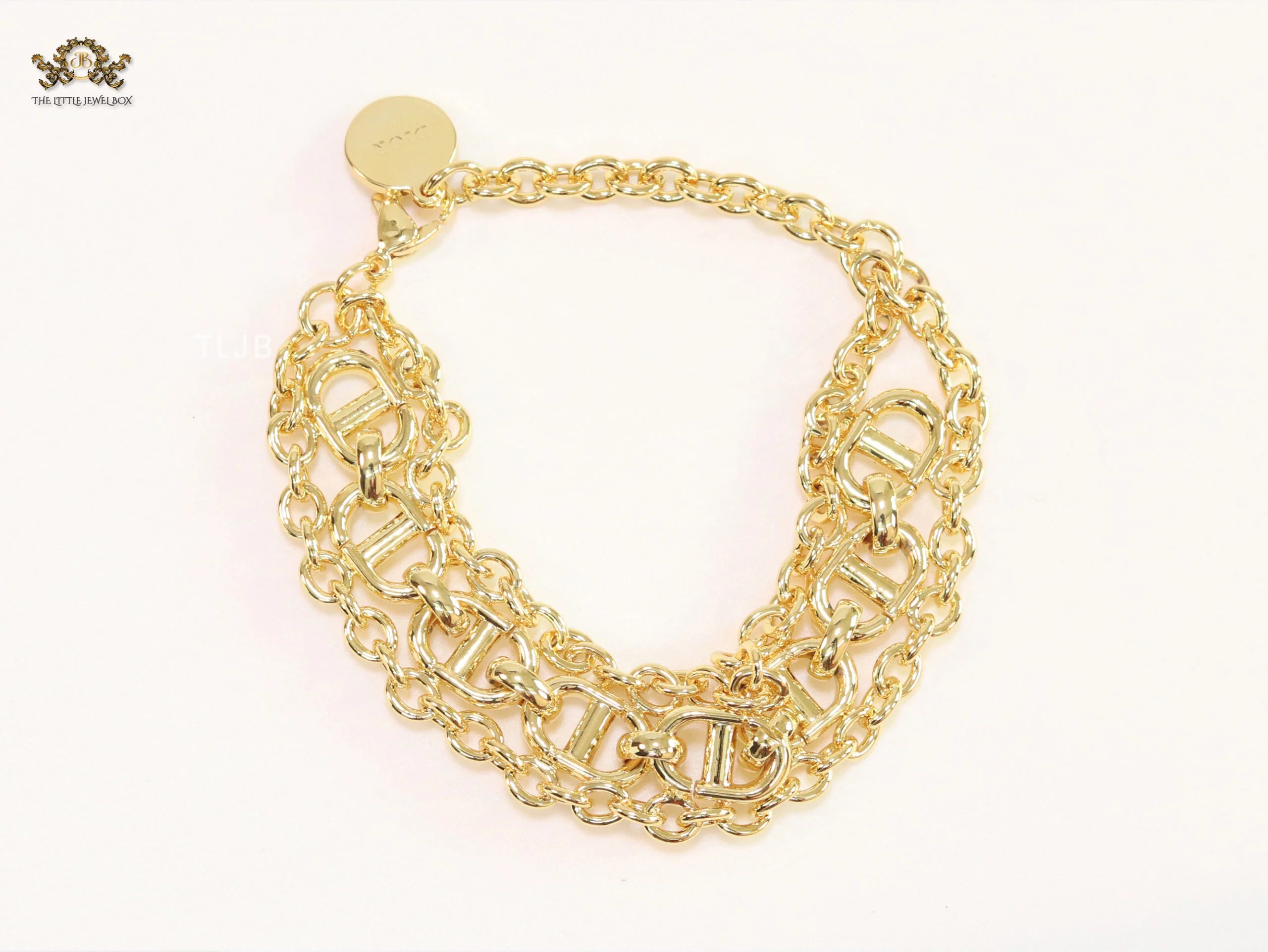 Chunky gold bracelet